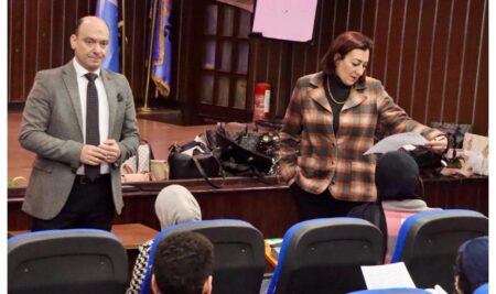 عميدة معهد الإسكندرية العالي للإعلام تتفقد سير الامتحانات