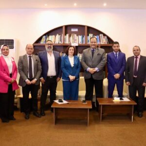 نخبة من خبراء الإعلام وأكاديميين يشاركون في لجنة تحكيم مشروعات تخرج قسم العلاقات العامة