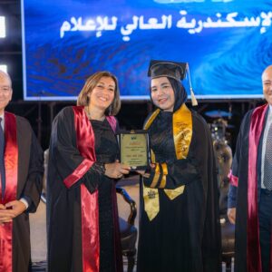 لحظات من فرحة التخرج.وذكريات تستحق أن تُخلَّد